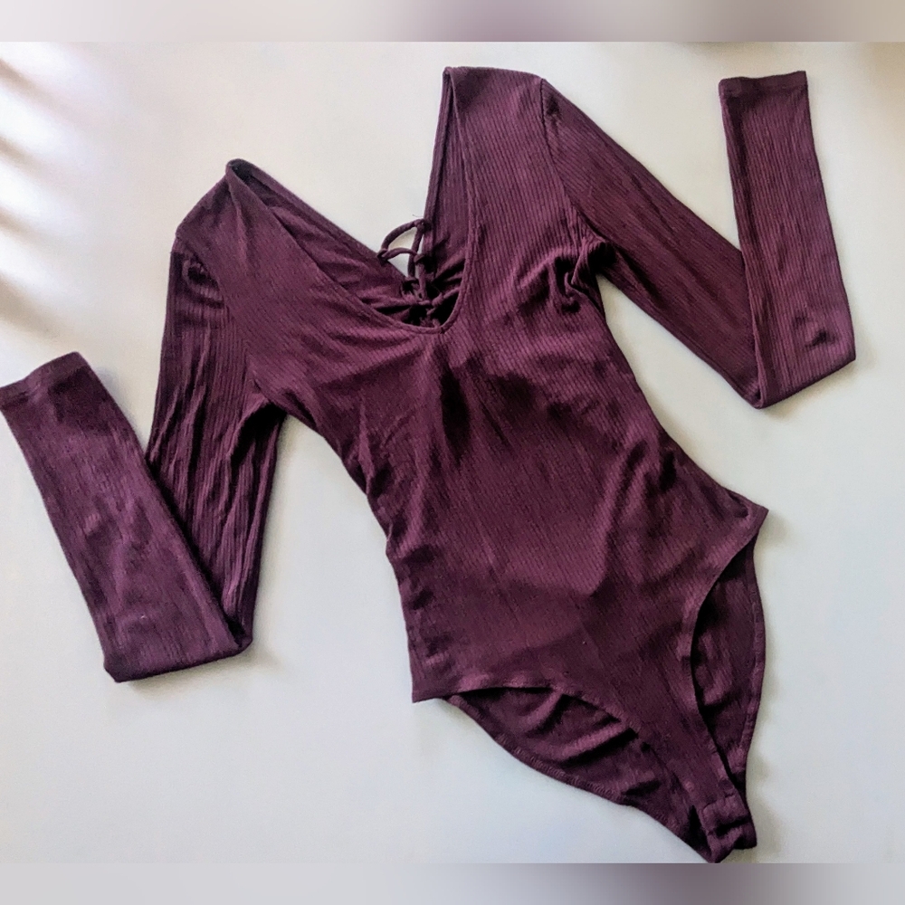 New, Forever 21 Maroon V-Neck Bodysuit With Lace up Back. Sz XSmall/Small